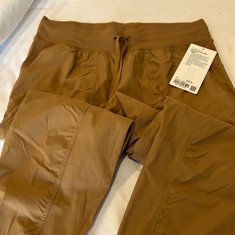 NWT Lululemon Dance Studio High Rise Jogger